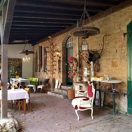 Burg Hausen Hotel *